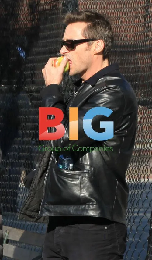 Hugh Jackman Enjoys Apple in NYC
