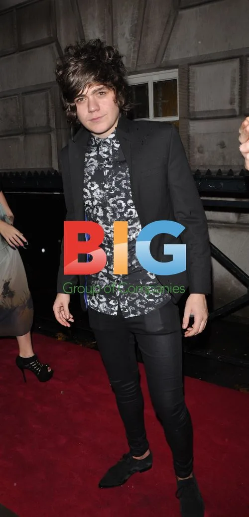 Celebs leave Cosmopolitan Awards 2011