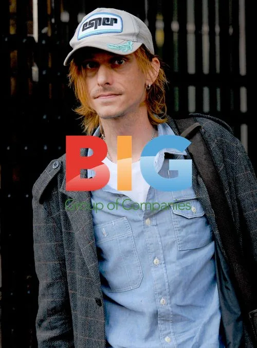 Mackenzie Crook Leaving ITV Studios