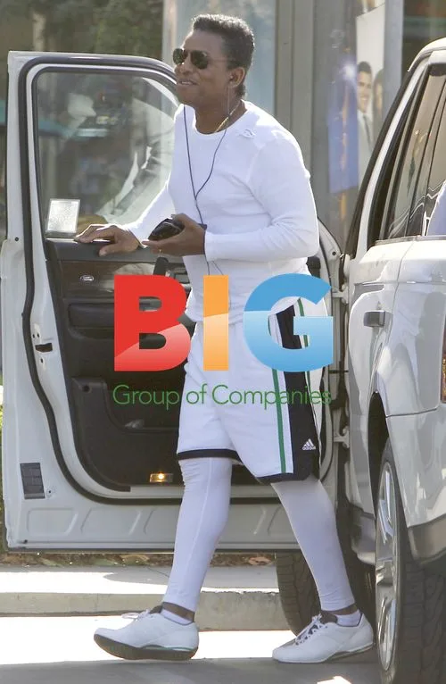 Jermaine Jackson Picks Up Dry Cleaning