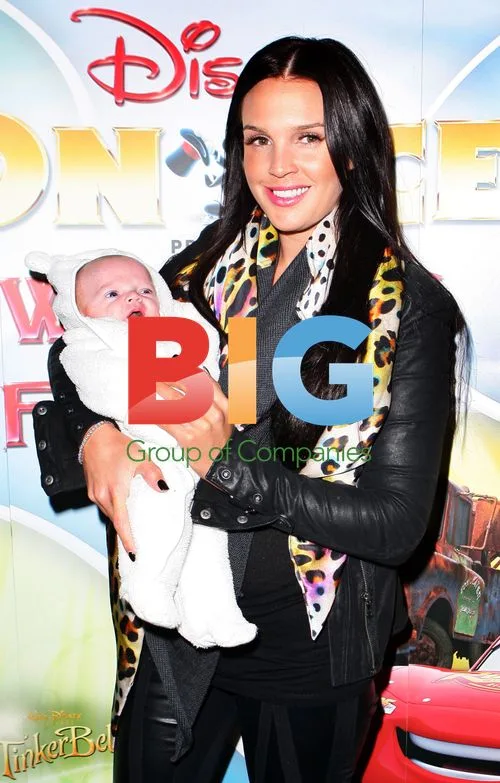 Danielle Lloyd, Jamie O'Hara, and Children at Disney On Ice