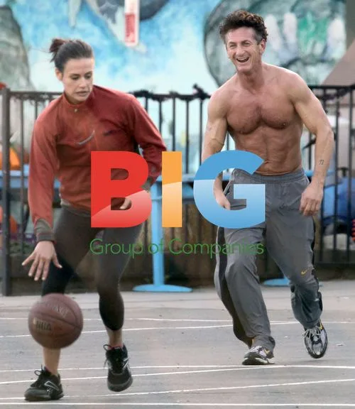 Sean Penn and Girlfriend Playing Basketball