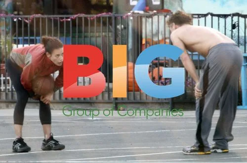 Sean Penn and Shannon Costello Play Basketball