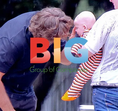 Russell Crowe with sons at park