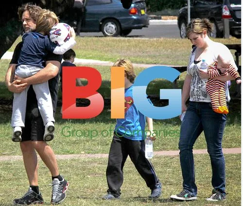 Russell Crowe Takes Sons to Park