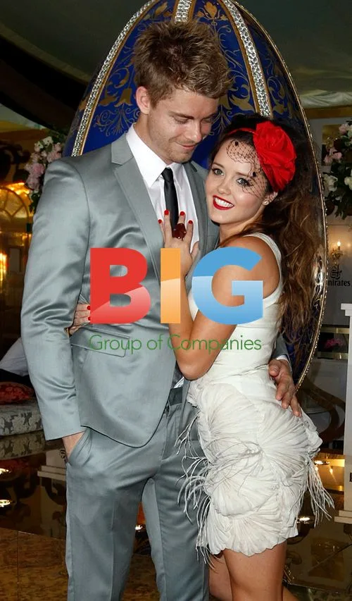 Rebecca Breeds and Luke Mitchell at Emirates Stakes Day