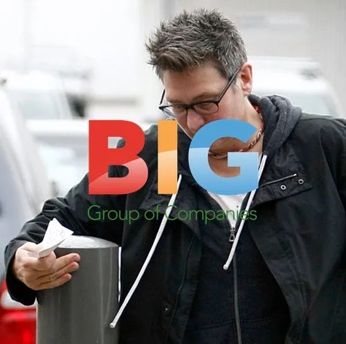 KD Lang Departs Perth Airport