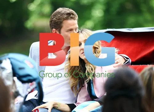 Sarah Jessica Parker Chats on Carriage Ride