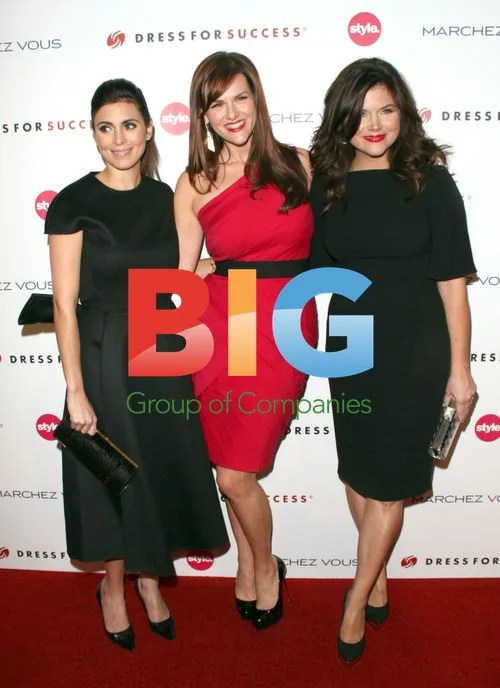 Jamie-Lynn Sigler, Sara Rue, Tiffani Thiessen at Dress For Success Fete