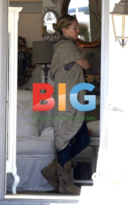 Kate Hudson and Matt Bellamy Furniture Shopping