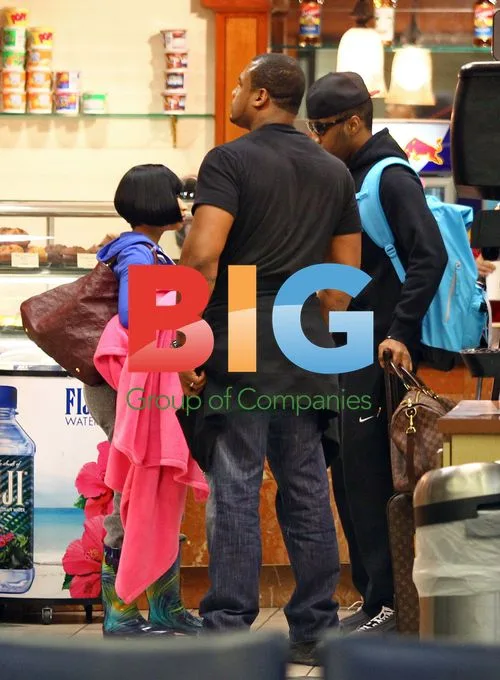 Nicki Minaj Dressed Down at LAX