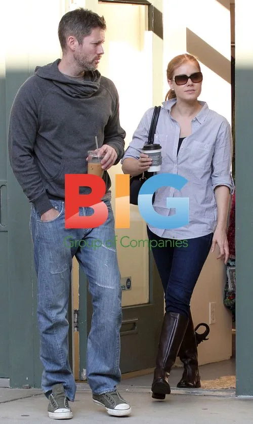Amy Adams Shopping with Husband