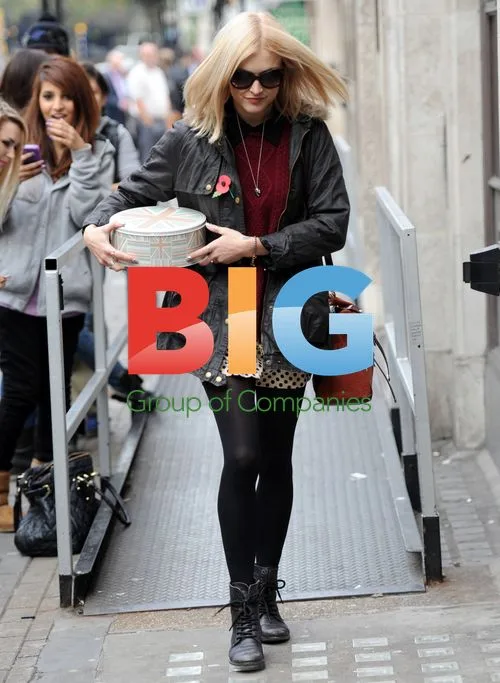 Fearne Cotton Leaving Radio One Studio
