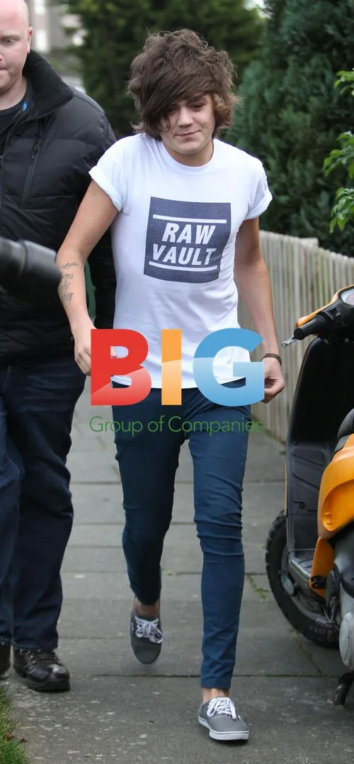 Frankie Cocozza Spotted Shopping in Brighton