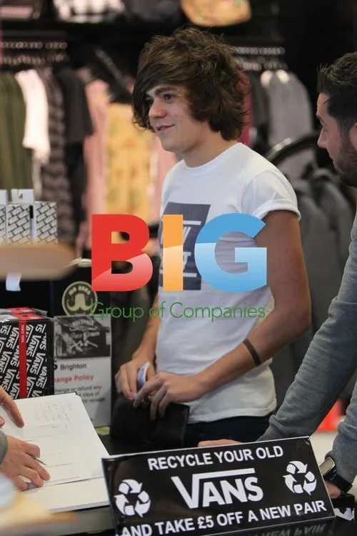 Frankie Cocozza shopping in Brighton