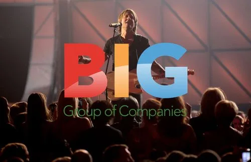 Keith Urban performs at 2011 CMA Awards