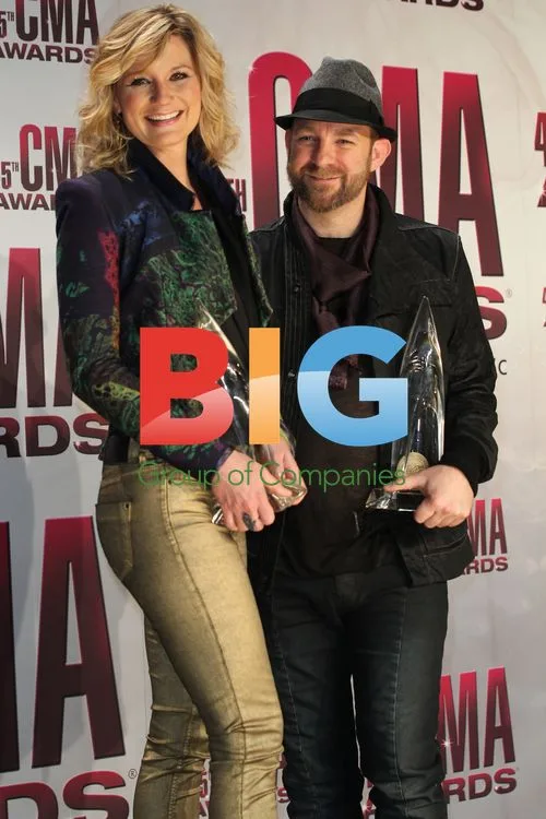 Sugarland Wins Vocal Duo of the Year at CMA Awards