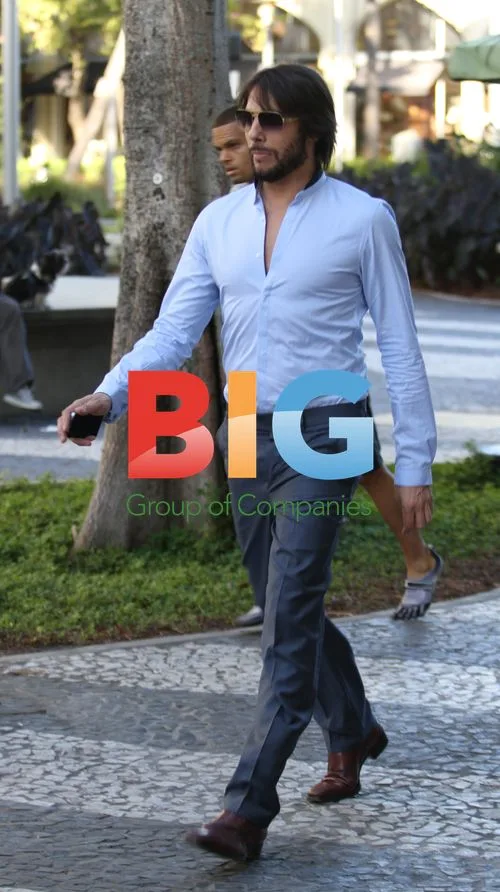 Joaquin Cortes Walks Miami Beach