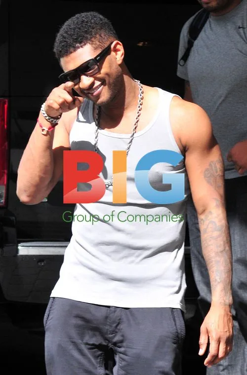 Usher Enjoys Miami Sun