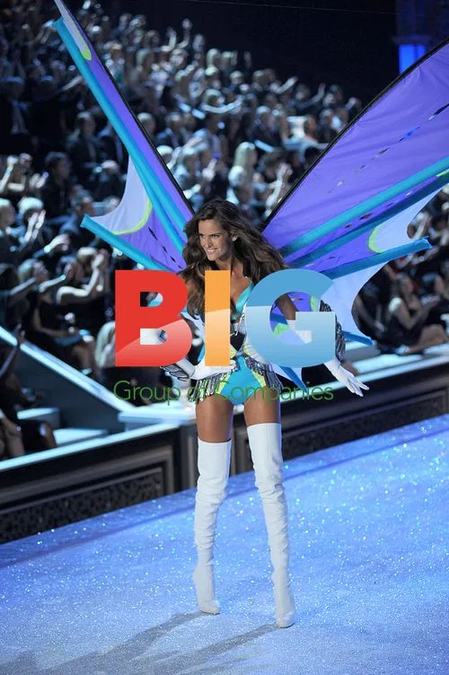 Izabel Goulart, Victoria's Secret 2011 Fashion Show