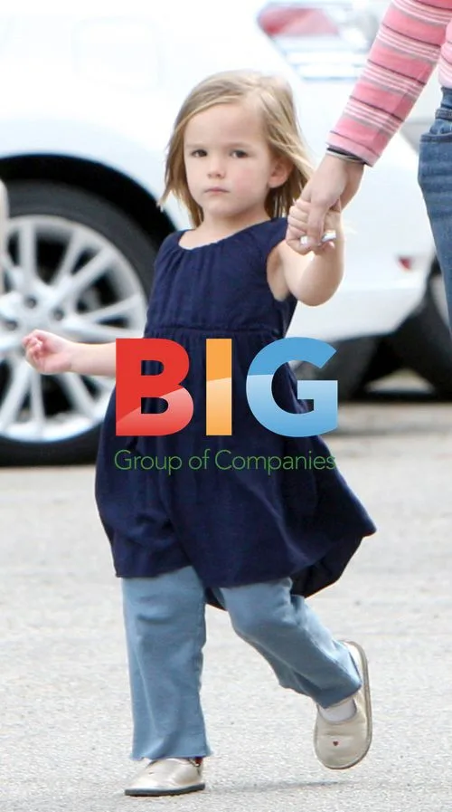 Jennifer Garner visits friend in Pacific Palisades
