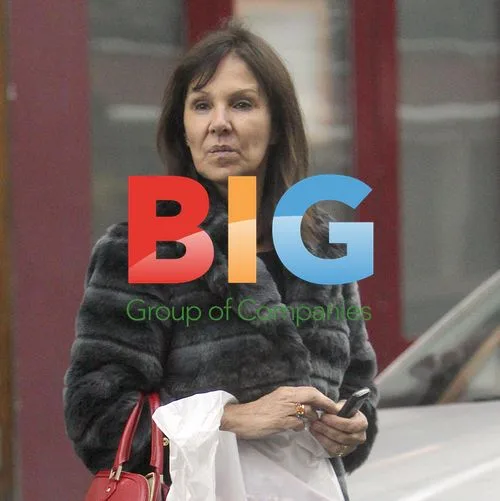 Arlene Phillips waiting for car