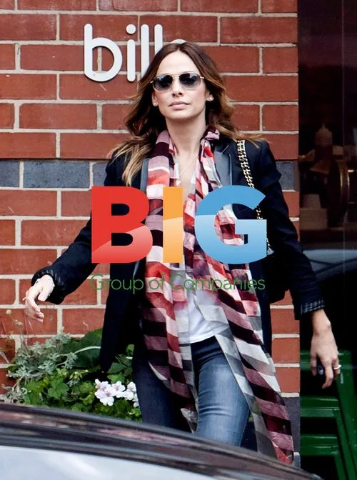 Natalie Imbruglia with Mystery Man in Sydney