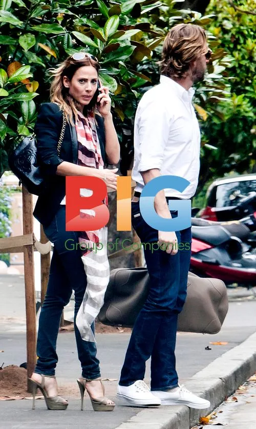 Natalie Imbruglia with Mystery Man in Sydney