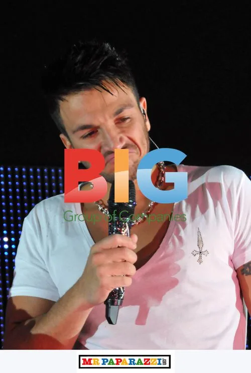 Peter Andre Christmas Lights Switch On