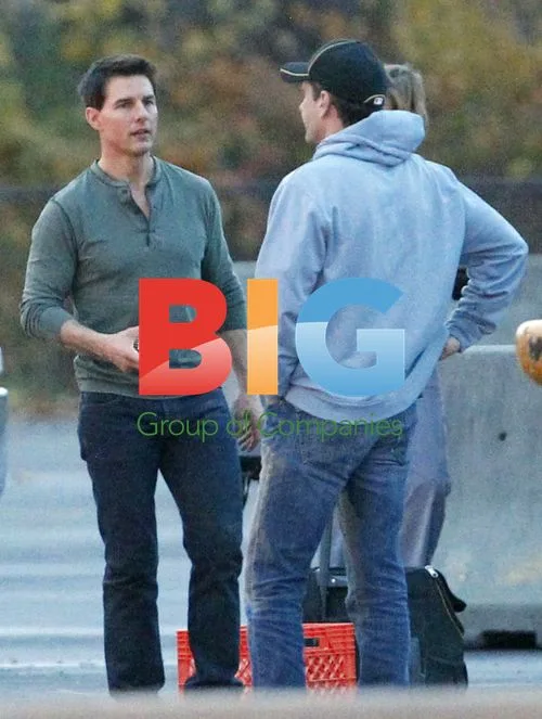 Tom Cruise & Rosamund Pike Filming "One Shot"