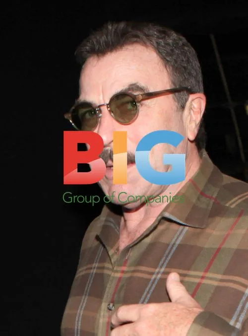 Tom Selleck Arrives at NYC Hotel