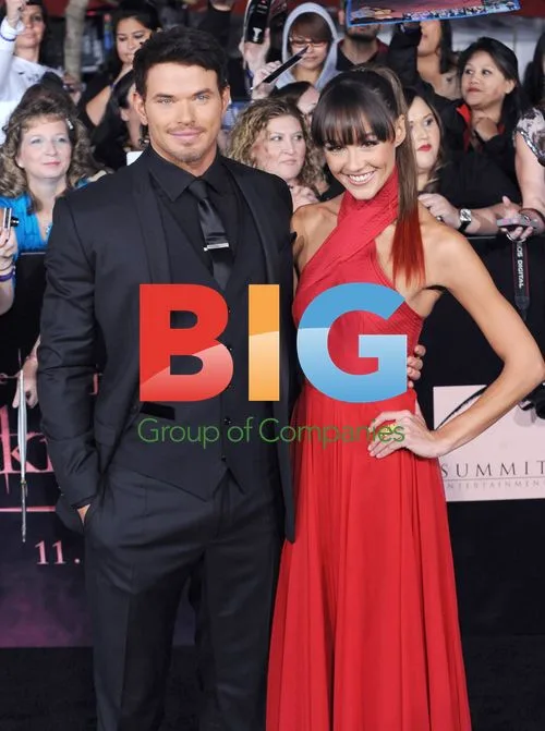Kellan Lutz and Sharni Vinson at 'Twilight Saga' Premiere