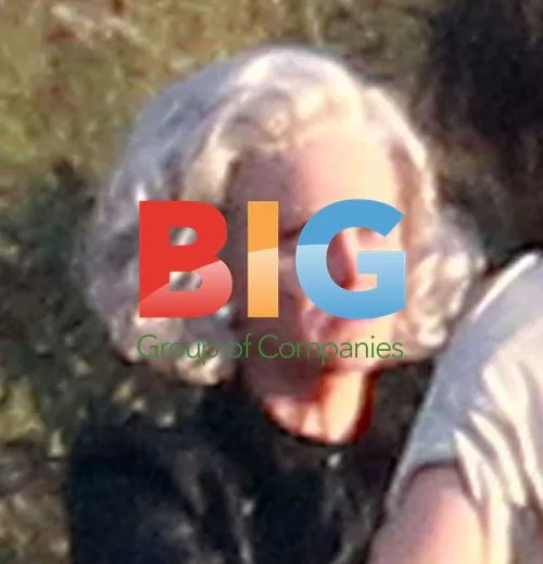 Katy Perry on set for "The One That Got Away"