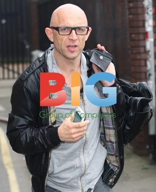 Jason Bradbury using iPhone in Birmingham