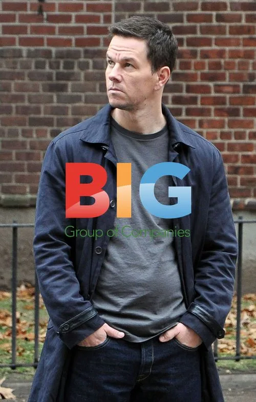 Mark Wahlberg on 'Broken City' set