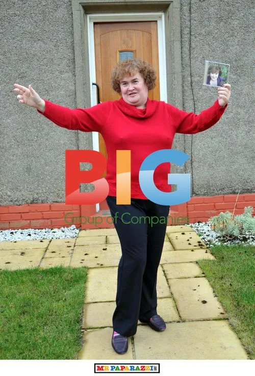 Susan Boyle Sports New Haircut