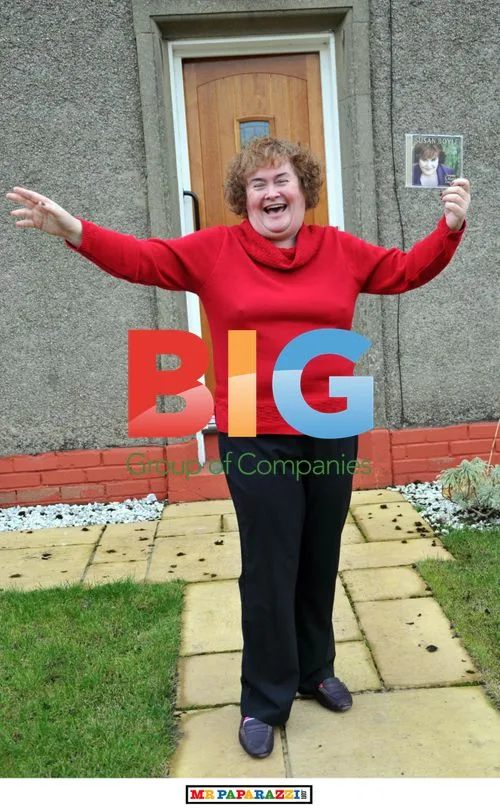 Susan Boyle's New Haircut at Home