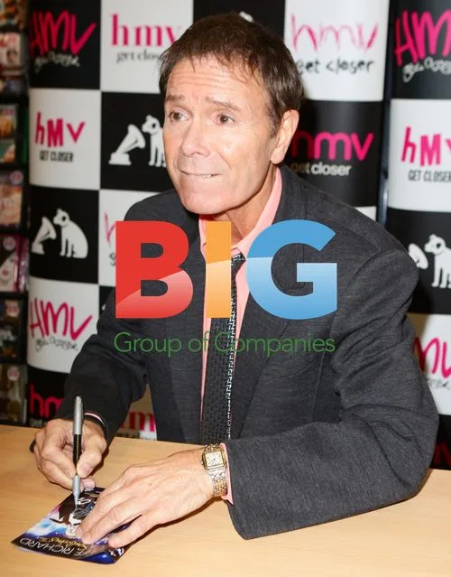 Cliff Richard Signing 'The Soulicious Tour' DVD