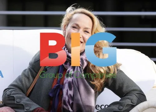Jerry Hall at charity sofa walk