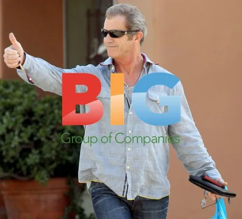 Mel Gibson Running Errands in Santa Monica