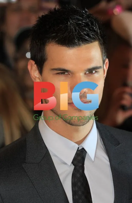 Taylor Lautner at Twilight Premiere