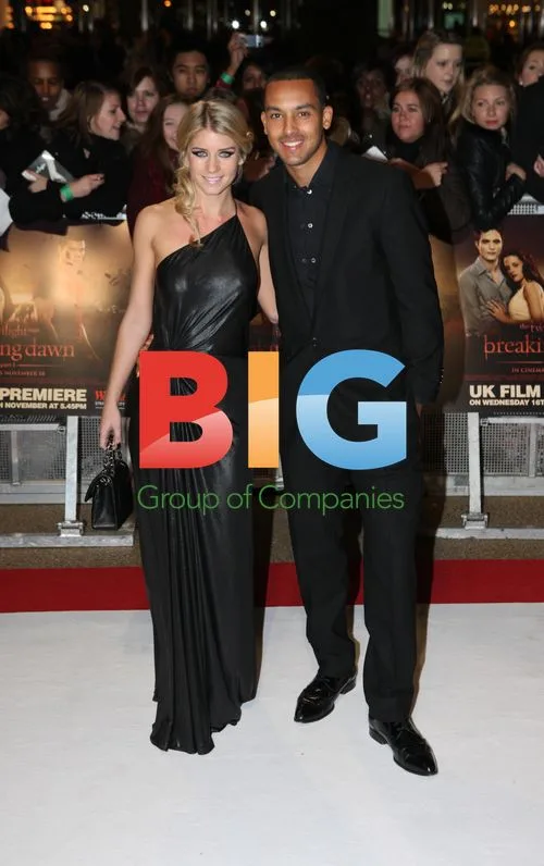 Melanie Slade and Theo Walcott at Twilight Saga Premiere