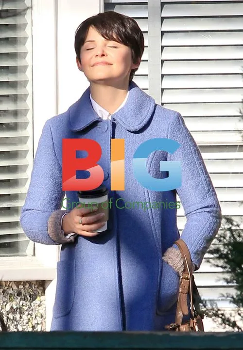Ginnifer Goodwin and Josh Dallas on set