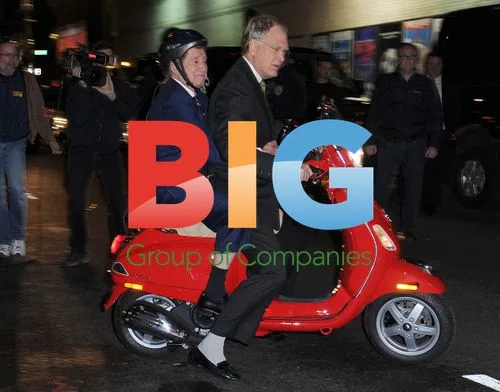 Regis Philbin rides Vespa on Letterman show