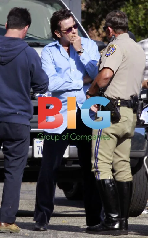 Charlie Sheen and Katheryn Winnick on 'A Glimpse Inside' set
