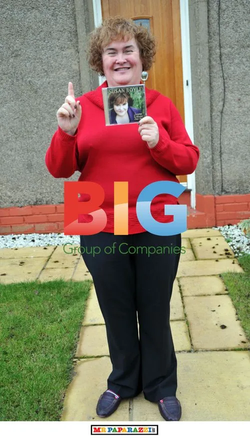 Singer Susan Boyle Gets Home Haircut