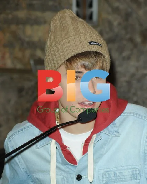 Justin Bieber Lights Up Empire State Building