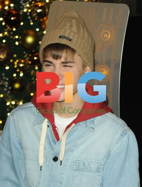 Justin Bieber Lights Up Empire State Building