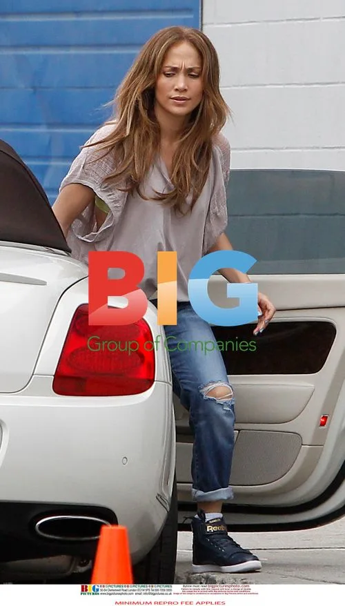 Jennifer Lopez and Casper Smart Embrace During Dance Rehearsal