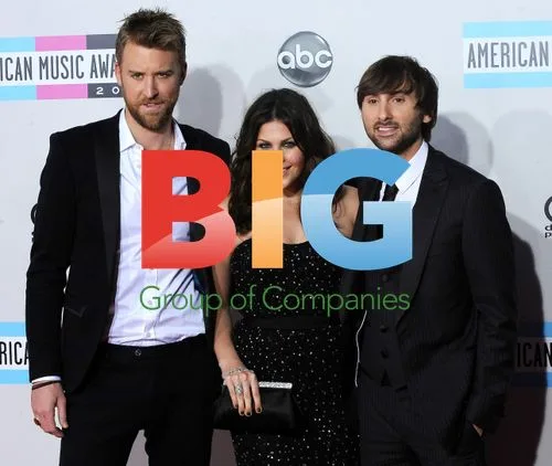 Lady A Arrives at 2011 AMAs